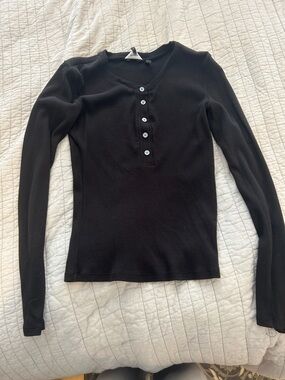 Theory Black Ribbed Henley Top size small